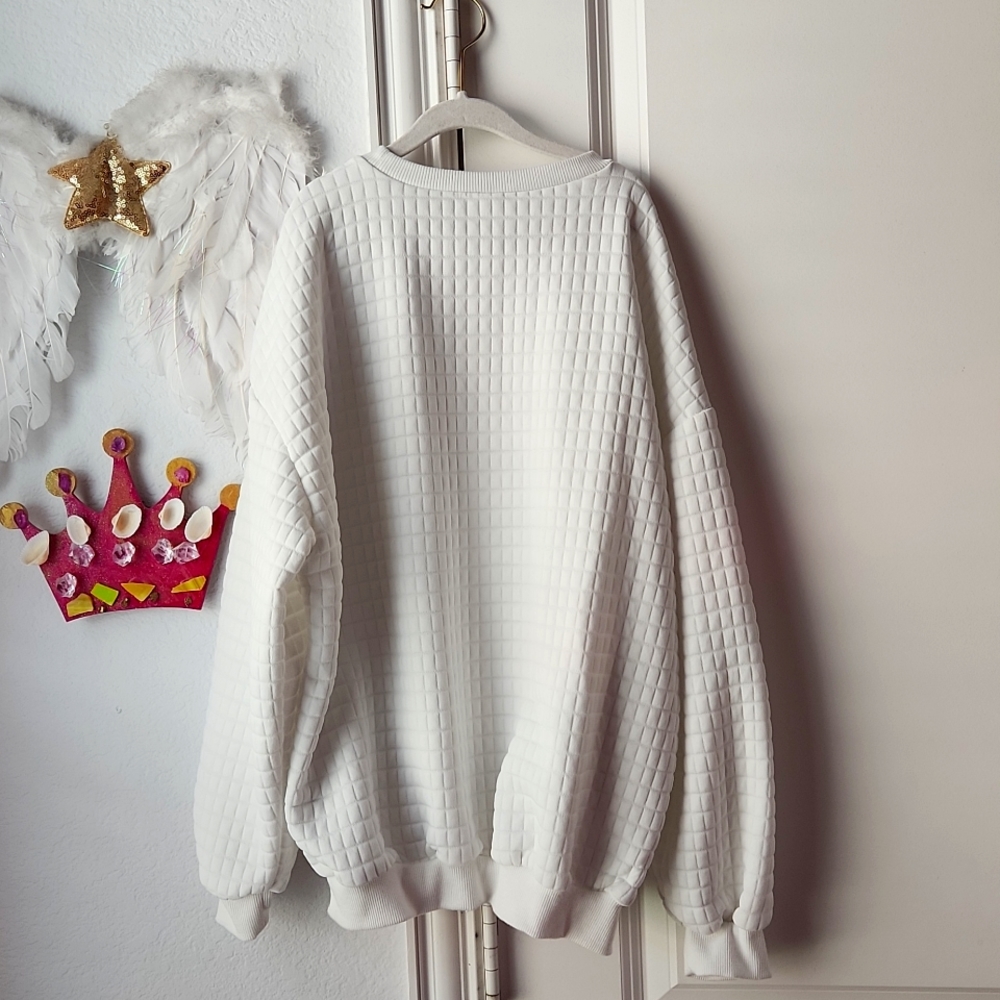 White sweat shirt